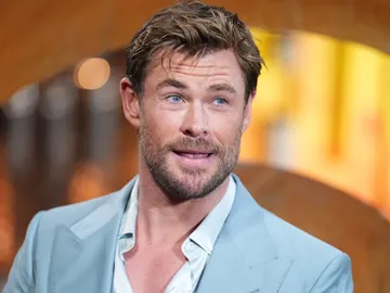 Chris Hemsworth impresiona con sus dotes musicales ante 70.000 personas en un concierto de Ed Sheeran Chris Hemsworth impresiona con sus dotes musicales ante 70.000 personas en un concierto de Ed Sheeran
