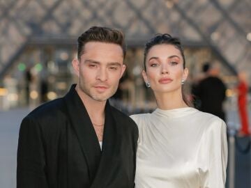 Ed Westwick, y Amy Jackson