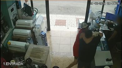 La valentía de los vecinos logra acorralar a un ladrón armado: 