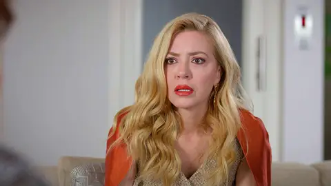 ¡La historia se repite! Nebahat descubre que Akif le ha vuelto a ser infiel con Süreyya ¡La historia se repite! Nebahat descubre que Akif le ha vuelto a ser infiel con Süreyya