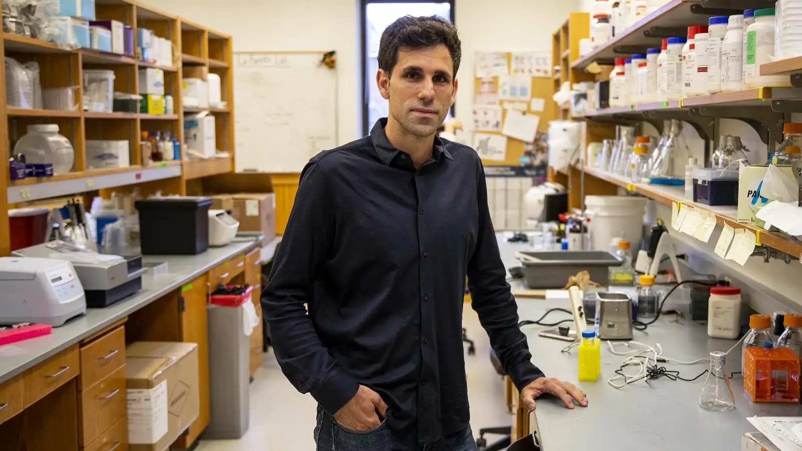 César de la Fuente, investigador que analiza los microbiomas humanos César de la Fuente, investigador que analiza los microbiomas humanos