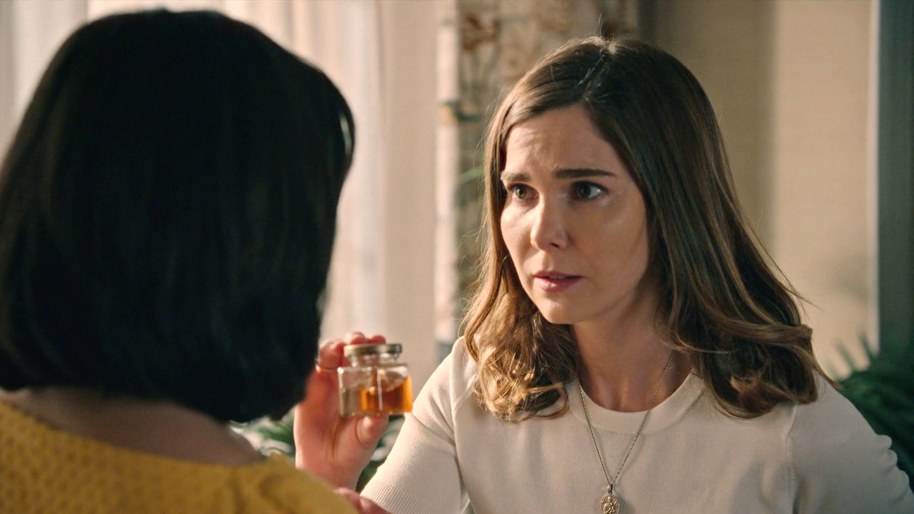 Begoña le demuestra a Luz que no está loca y le da parte de la sustancia para analizar