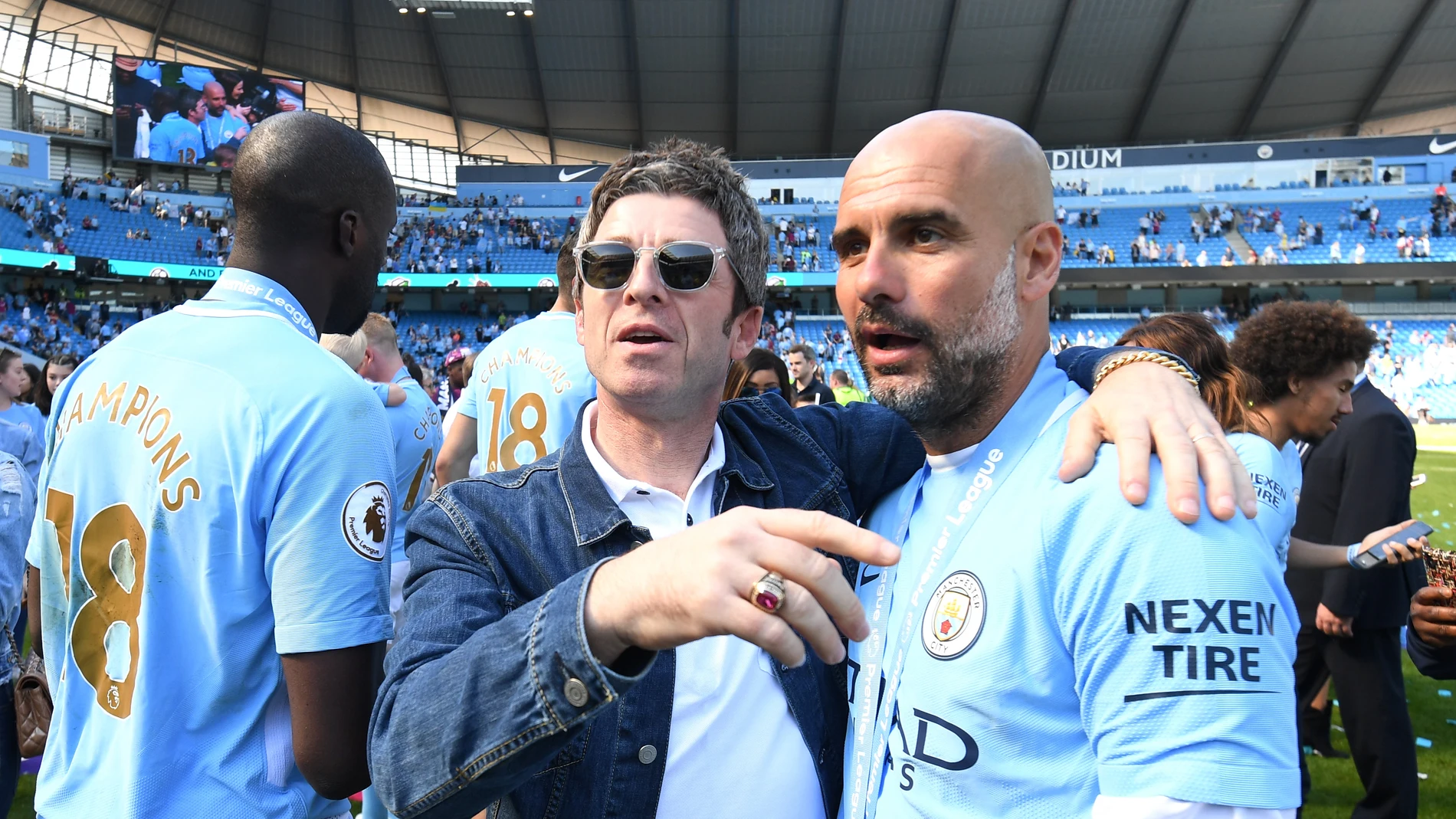 Noel Gallagher junto a Pep Guardiola Noel Gallagher junto a Pep Guardiola