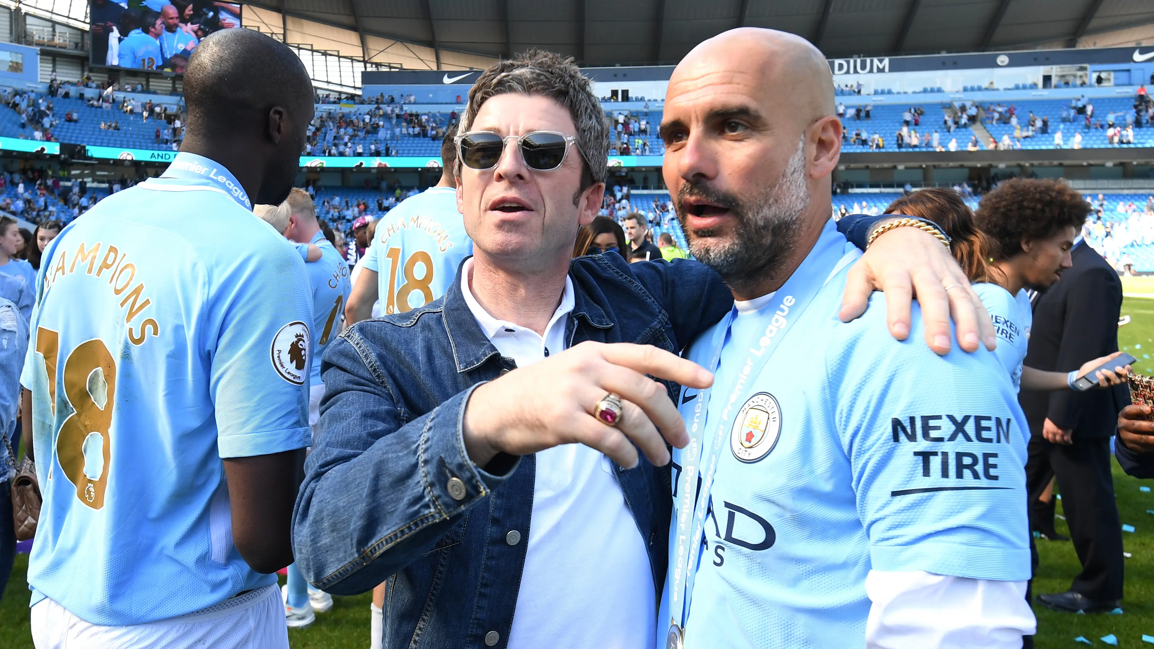 Noel Gallagher junto a Pep Guardiola Noel Gallagher junto a Pep Guardiola
