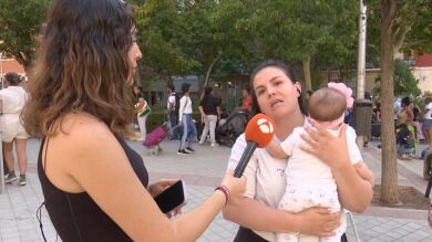 Dina, madre de dos niñas que vive el drama de las colas del hambre: 