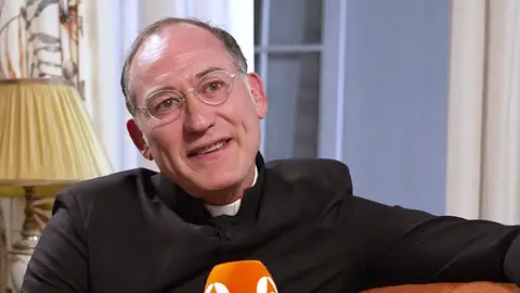 “Me estoy dejando descubrir por él”: Daniel Albaladejo confiesa cómo está siendo interpretar a Don Agustín “Me estoy dejando descubrir por él”: Daniel Albaladejo confiesa cómo está siendo interpretar a Don Agustín