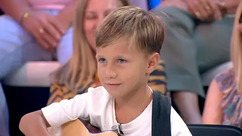 Leo, con 6 años, pidió música de Manuel Carrasco para perder el miedo a volar: "Me gustan todas sus canciones" Leo, con 6 años, pidió música de Manuel Carrasco para perder el miedo a volar: "Me gustan todas sus canciones"