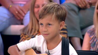 Leo, con 6 años, pidió música de Manuel Carrasco para perder el miedo a volar: 