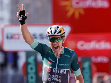 Van Aert se impone en la Vuelta a España Van Aert se impone en la Vuelta a España