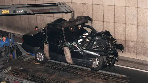 Coche accidentado en el que iba Lady Di Coche accidentado en el que iba Lady Di
