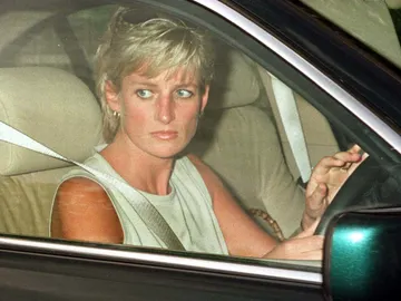 Lady Di en un coche Lady Di en un coche