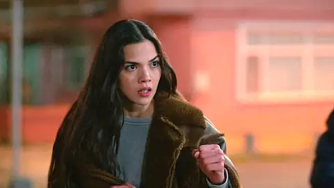 ¡No hay quien pueda con ella! Yasmin deja boquiabierto a Ömer con su talento oculto ¡No hay quien pueda con ella! Yasmin deja boquiabierto a Ömer con su talento oculto