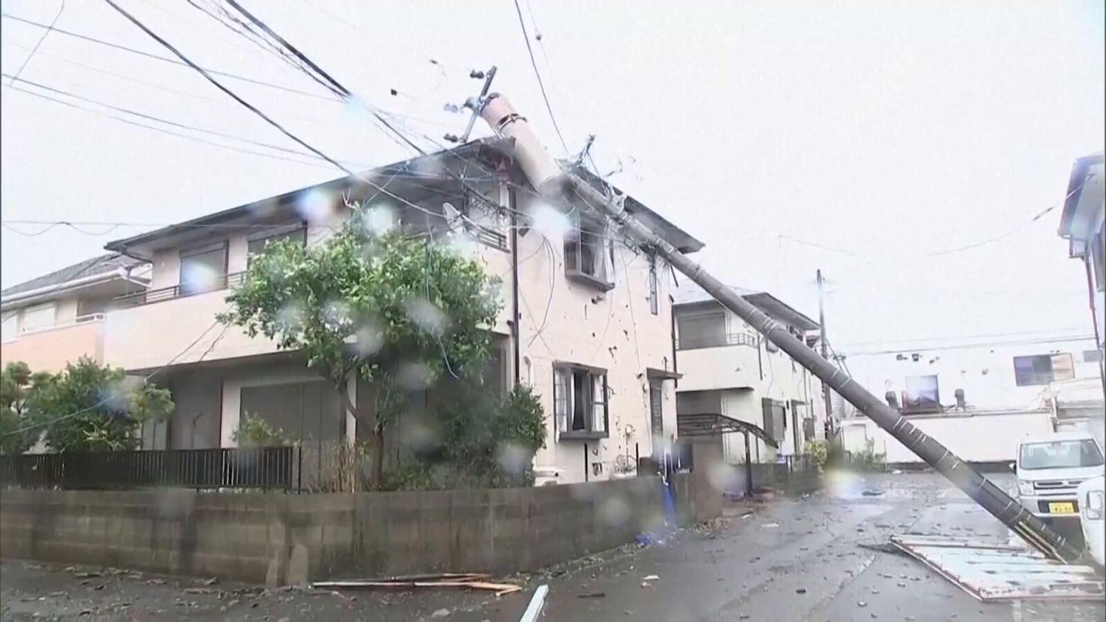 Japón se prepara para un gran desastre por el tifón Shanshan, que deja ya 5 muertos y 40 heridos