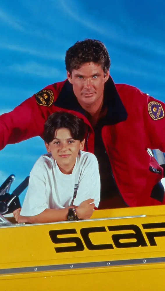 David Hasselhoff y Jeremy Jackson en Los vigilantes de la playa David Hasselhoff y Jeremy Jackson en Los vigilantes de la playa