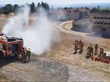 Bomberos estonios viajan a Galicia para aprender sobre incendios