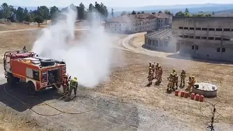 Bomberos estonios viajan a Galicia para aprender sobre incendios Bomberos estonios viajan a Galicia para aprender sobre incendios