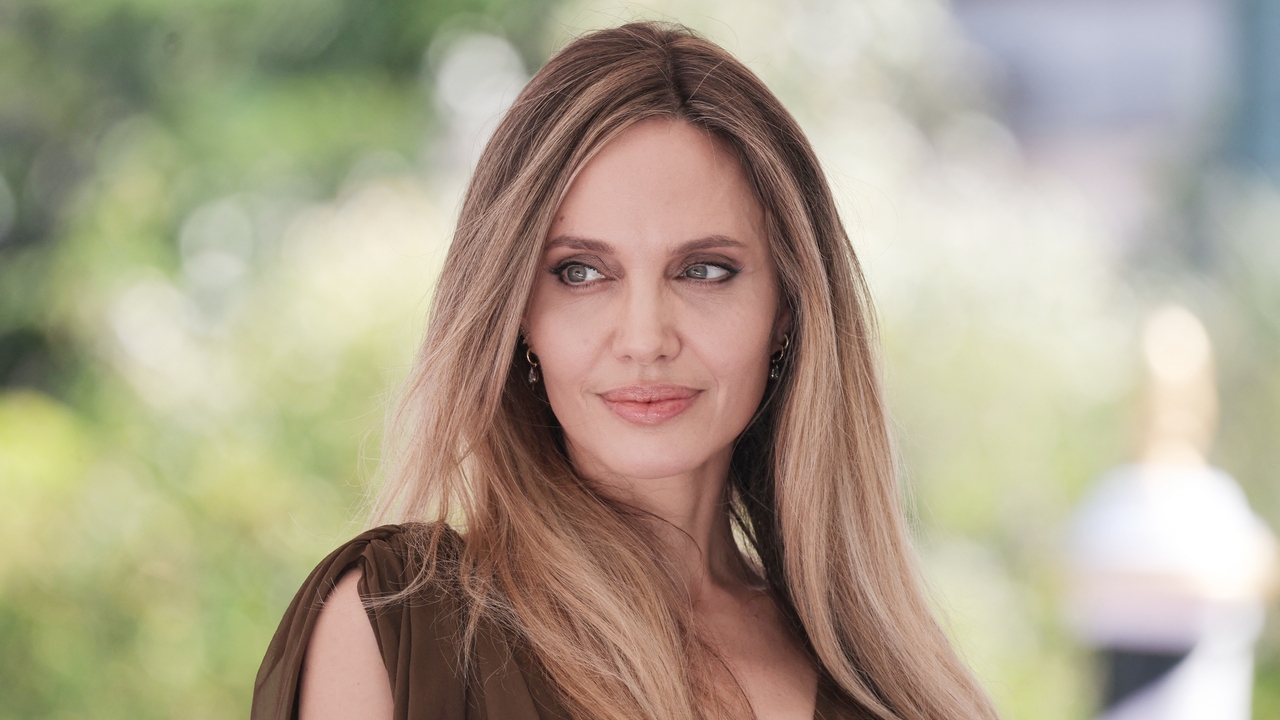 Angelina Jolie reaparece en TV 10 años después y revela su vocación ...