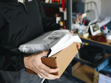 Imagen de archivo de unos paquetes. Imagen de archivo de unos paquetes.