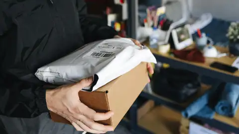 Imagen de archivo de unos paquetes. Imagen de archivo de unos paquetes.