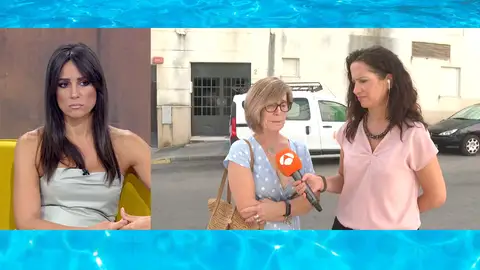 Una de las vecinas habla con una reportera de Espejo Público Una de las vecinas habla con una reportera de Espejo Público