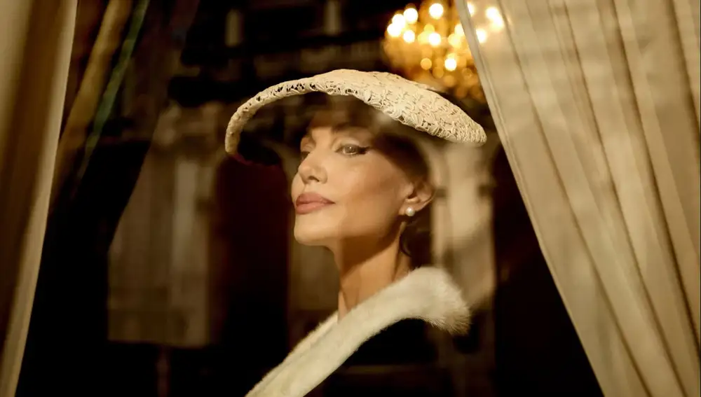 Angelina Jolie como Maria Callas Angelina Jolie como Maria Callas