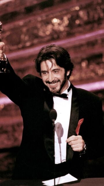 Al Pacino recogiendo su Oscar