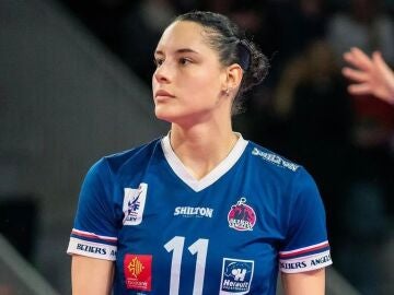 La voleibolista Pilar Victoriá durante un partido