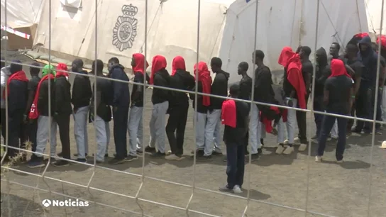 Casi 500 migrantes llegan a las costas de El Hierro en un solo día Casi 500 migrantes llegan a las costas de El Hierro en un solo día