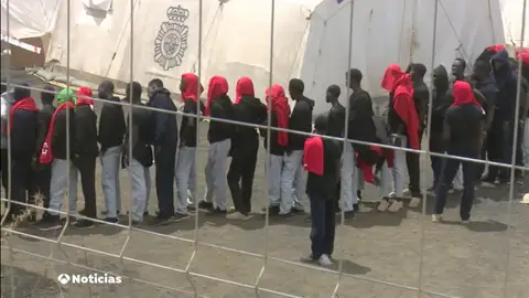 Casi 500 migrantes llegan a las costas de El Hierro en un solo día Casi 500 migrantes llegan a las costas de El Hierro en un solo día