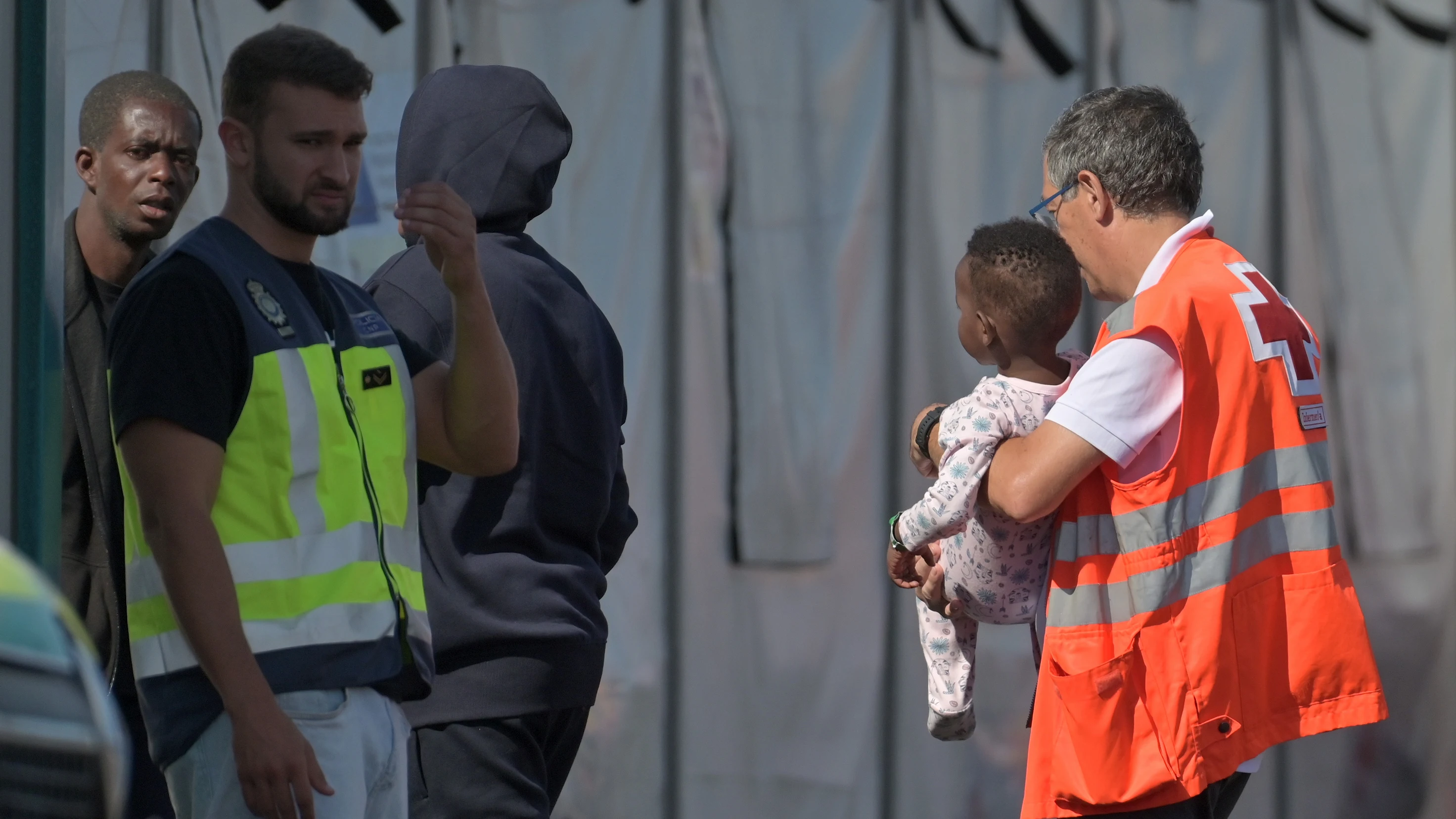 magen de los 174 inmigrantes rescatados en la mañana de hoy magen de los 174 inmigrantes rescatados en la mañana de hoy