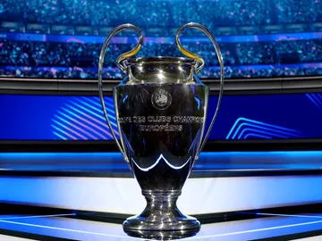 Trofeo de la Champions League 2024-25 Trofeo de la Champions League 2024-25