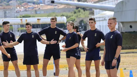 Leonor y sus compañeros en una de las actividades de la Escuela Militar de Pontevedra Leonor y sus compañeros en una de las actividades de la Escuela Militar de Pontevedra