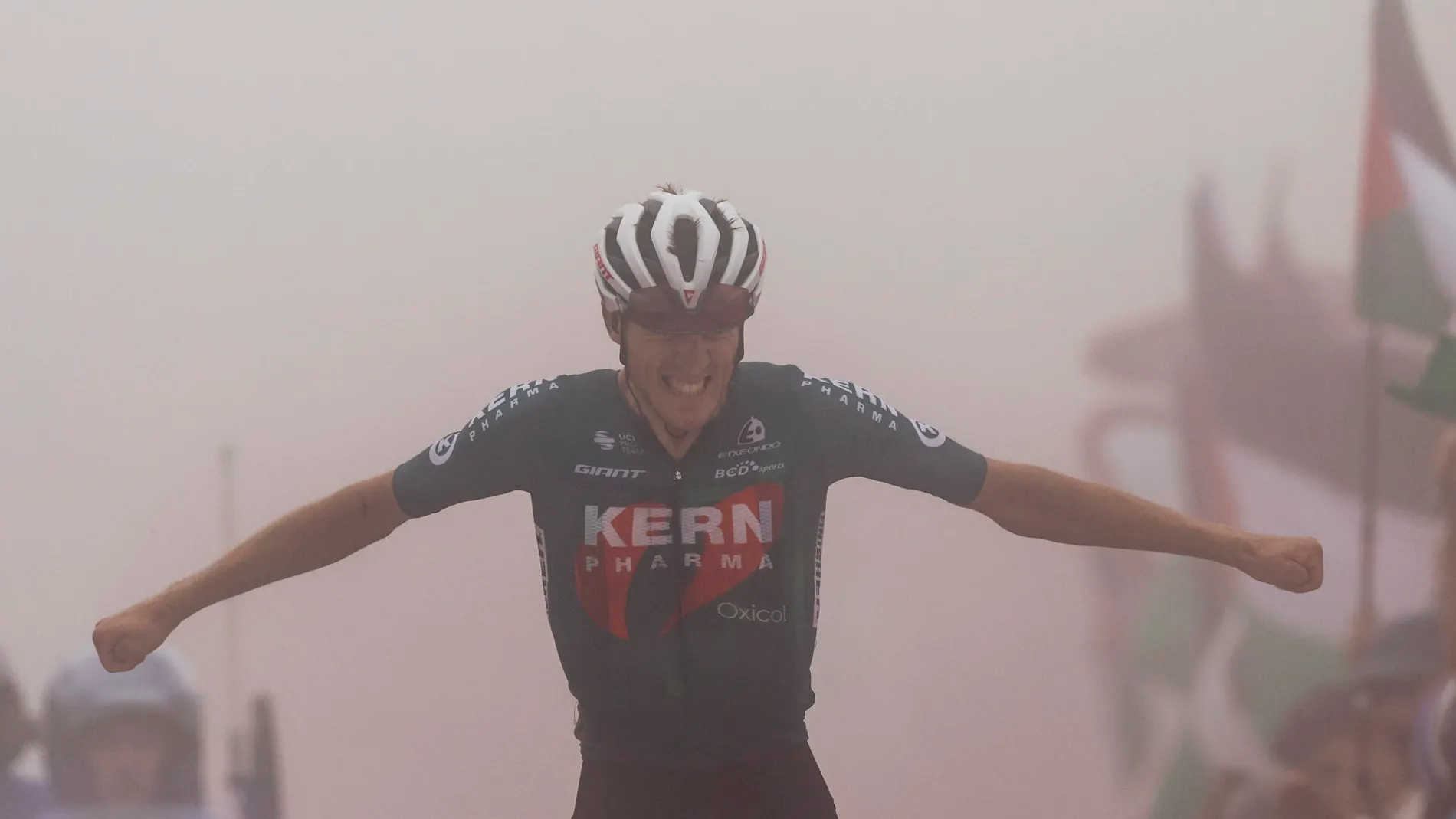 Pablo Castrillo celebra su victoria en el Cuitu Negro Pablo Castrillo celebra su victoria en el Cuitu Negro