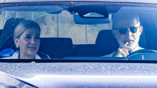 El rey Felipe y la infanta Cristina comparten coche en la boda de Victoria L&oacute;pez-Quesada y Enrique Moreno de la Cova