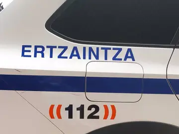 Detenido en Bergara tras dejar a su hijo de 3 años abandonado con una maleta delante de la comisaría de la Ertzaintza Detenido en Bergara tras dejar a su hijo de 3 años abandonado con una maleta delante de la comisaría de la Ertzaintza
