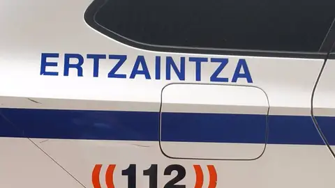 Detenido en Bergara tras dejar a su hijo de 3 años abandonado con una maleta delante de la comisaría de la Ertzaintza Detenido en Bergara tras dejar a su hijo de 3 años abandonado con una maleta delante de la comisaría de la Ertzaintza