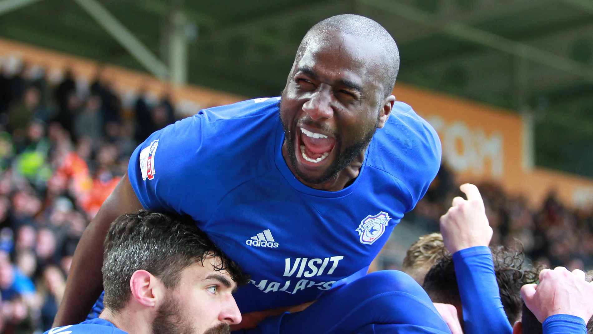 Sol Bamba en un partido con el Cardiff Sol Bamba en un partido con el Cardiff