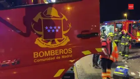 Tres muertos y dos heridos graves por el choque de un kamikaze con otro vehículo y una moto en Las Rozas, Madrid Tres muertos y dos heridos graves por el choque de un kamikaze con otro vehículo y una moto en Las Rozas, Madrid