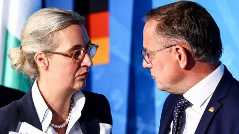 El copresidente del partido político de derecha Alternativa para Alemania (AfD), Tino Chrupalla y la vicepresidenta de la AfD, Alice Weidel El copresidente del partido político de derecha Alternativa para Alemania (AfD), Tino Chrupalla y la vicepresidenta de la AfD, Alice Weidel