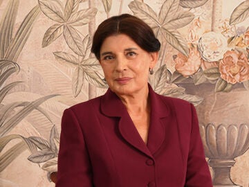 Şerif Sezer es Hattu&ccedil;, matriarca de la familia Sanli