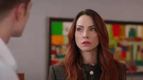 Ayla, víctima del chantaje de Gokhan, cae en su trampa por miedo a ser delatada Ayla, víctima del chantaje de Gokhan, cae en su trampa por miedo a ser delatada