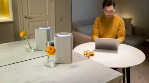 Persona con ordenador Persona con ordenador