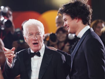 Richard Gere con su hijo Homer en el Festival de Venecia