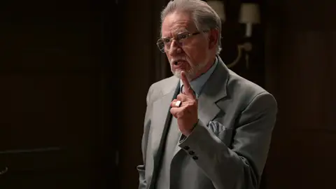 Capítulo 134 de Sueños de libertad; 2 de septiembre: Damián acepta de nuevo a Mateo en la colonia, mientras Isabel descubre el proyecto de los Merino Capítulo 134 de Sueños de libertad; 2 de septiembre: Damián acepta de nuevo a Mateo en la colonia, mientras Isabel descubre el proyecto de los Merino