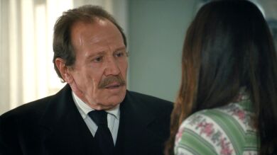 Fina le desvela a su padre que la mujer a la que ama es Marta: 