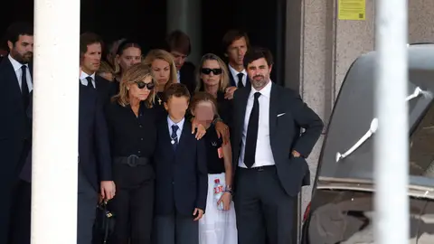 Familiares y amigos se despiden de Caritina Goyanes Familiares y amigos se despiden de Caritina Goyanes