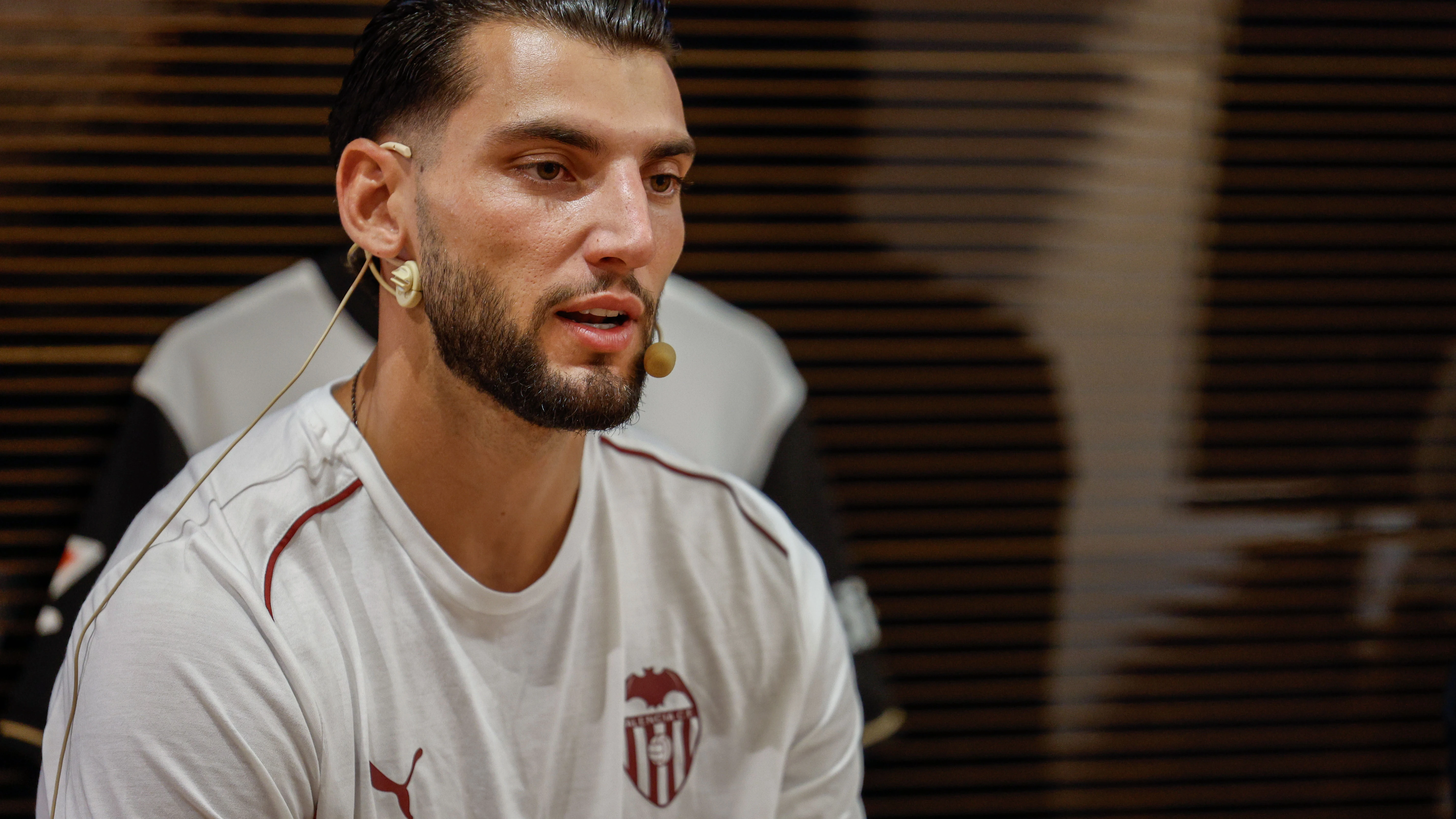 Imagen de Rafa Mir con la camiseta del Valencia CF Rafa Mir, jugador del Valencia CF