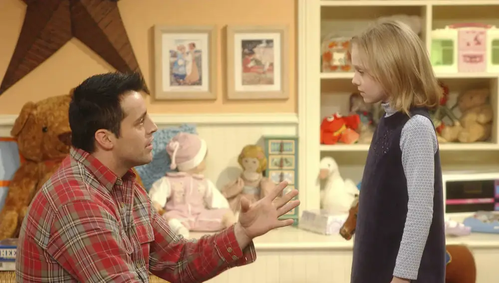 Dakota Fanning como Mackenzie en Friends Dakota Fanning como Mackenzie en Friends