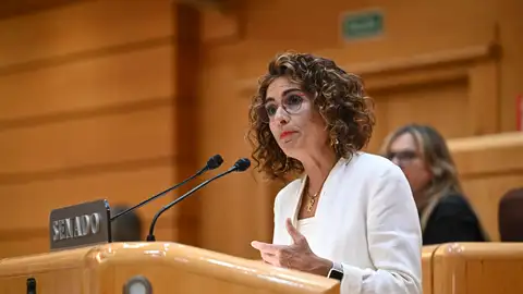 María Jesús Montero en el Senado María Jesús Montero en el Senado