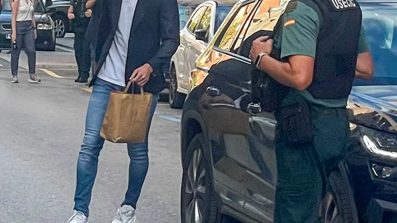 Rafa Mir tras pasar a disposición judicial y quedar en libertad con cargos Rafa Mir tras pasar a disposición judicial y quedar en libertad con cargos